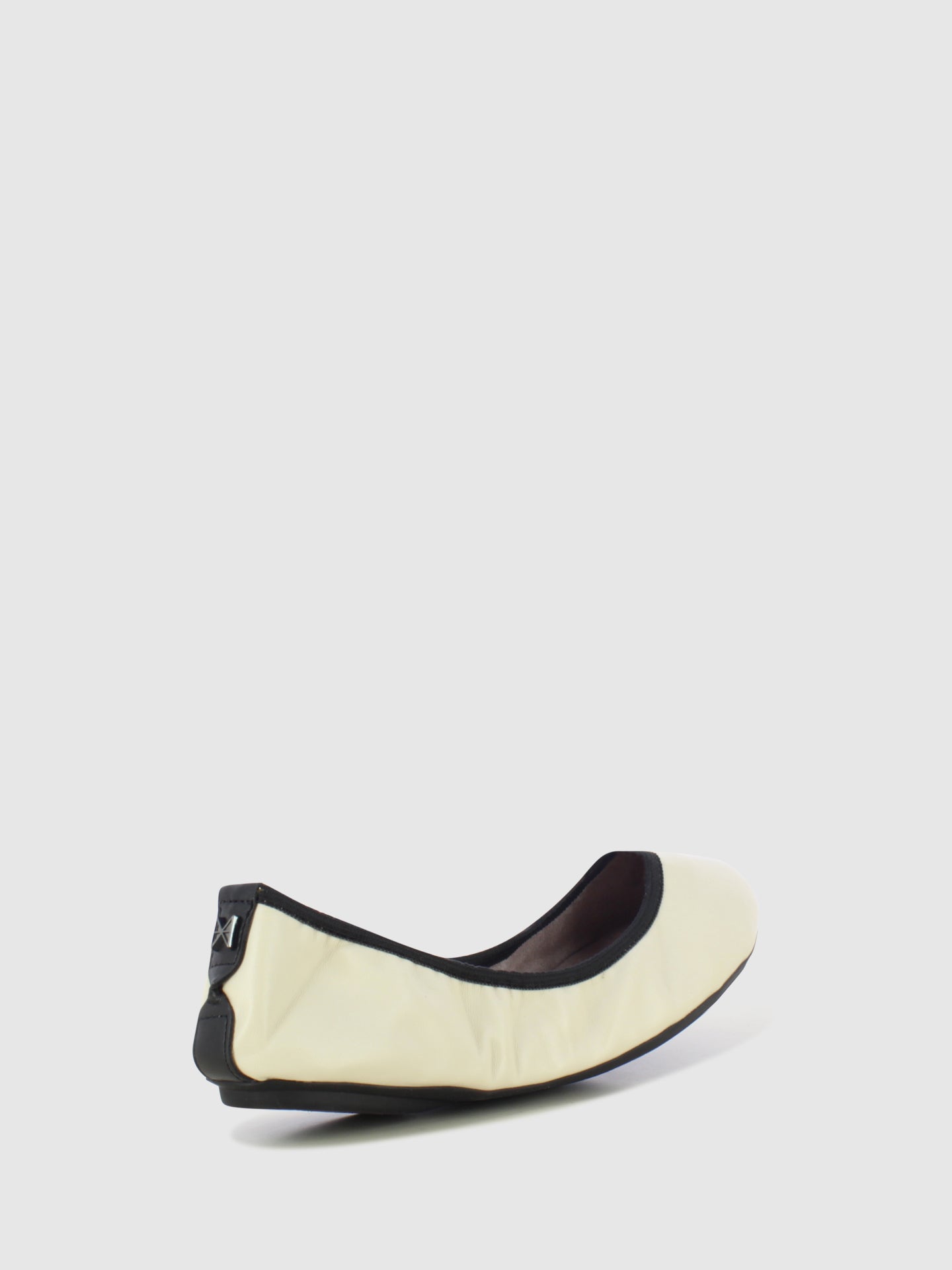 Butterfly Twists Sabrinas de Ponta Redonda em Preto